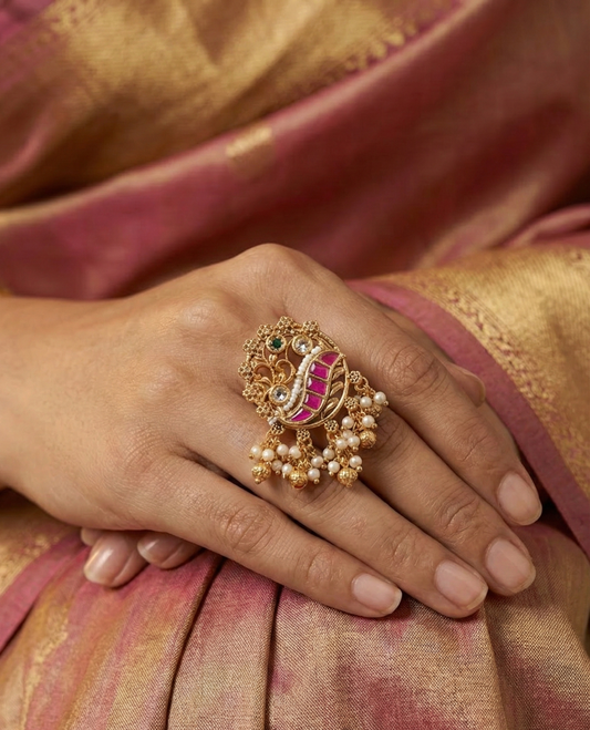 Gulabi Mor Ring