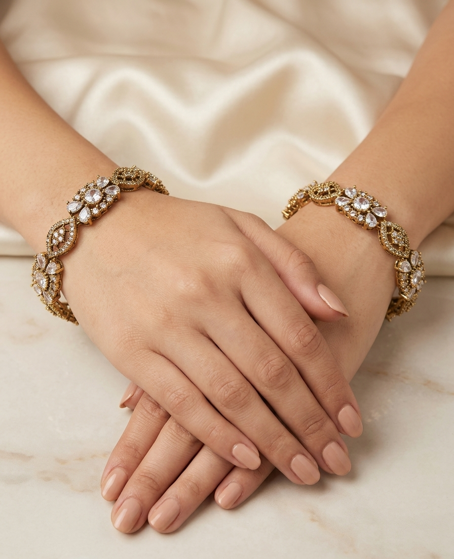 Noor Crystal Bangles