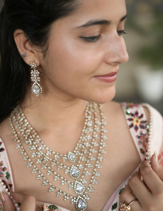 Laurel of Queens Necklace Set