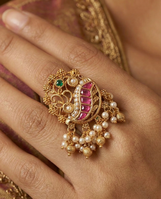 Gulabi Mor Ring