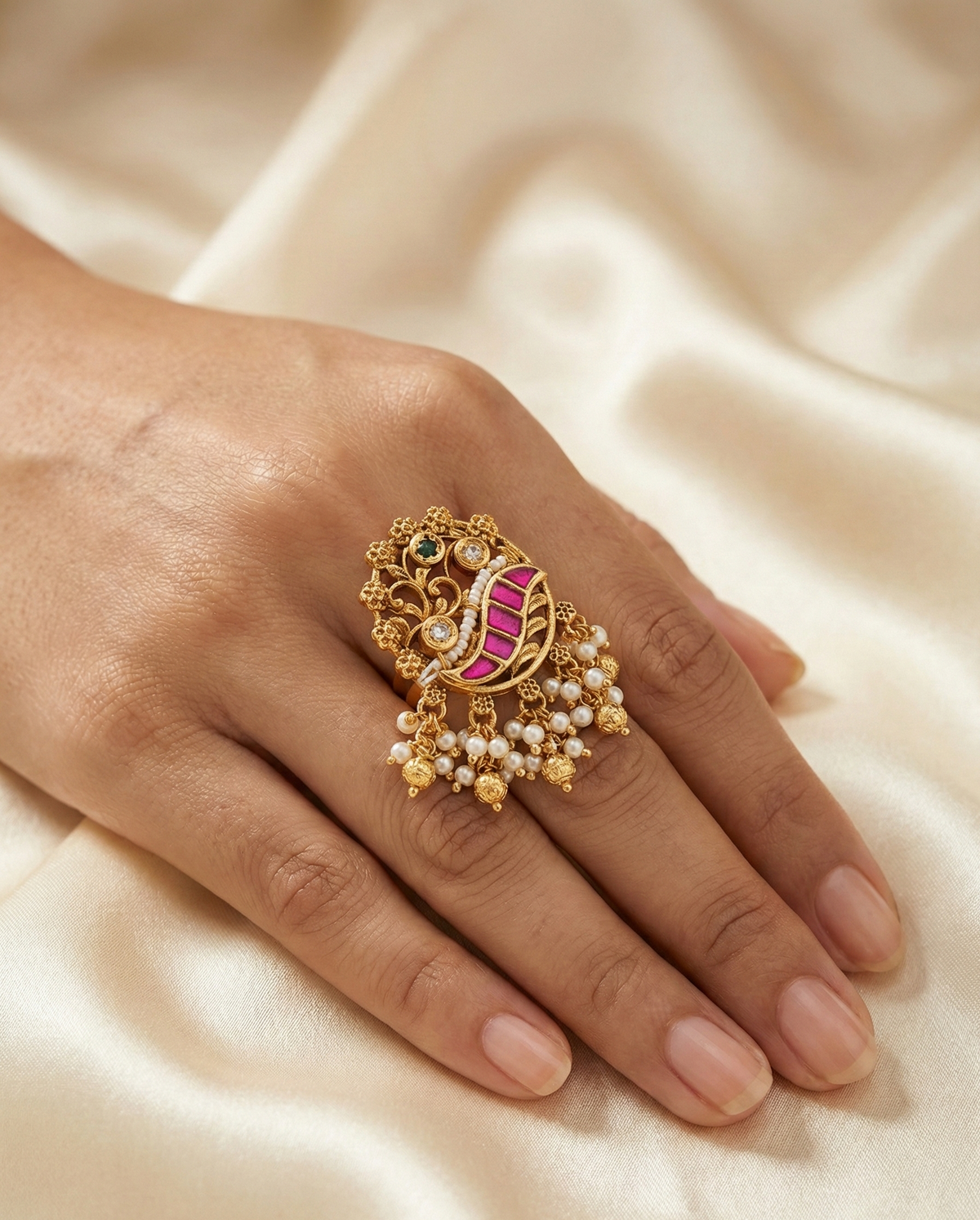 Gulabi Mor Ring